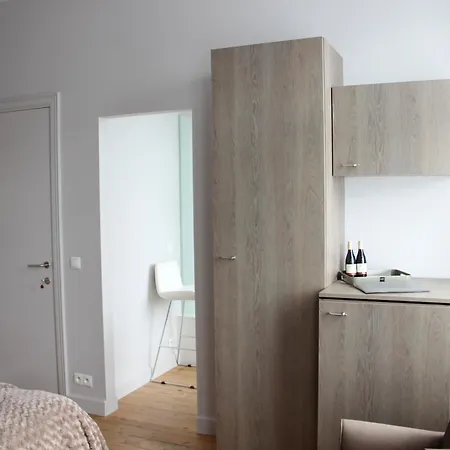 @ Room's 4* Ypres