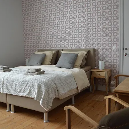 @ Room's 4* Ypres